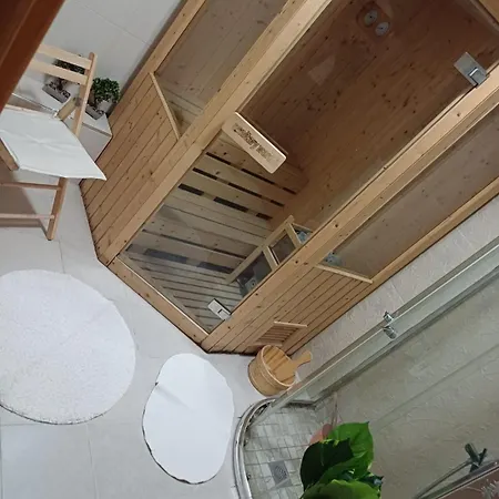 Crystal Aura Apartmán *