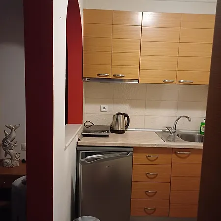 Crystal Aura Paralía